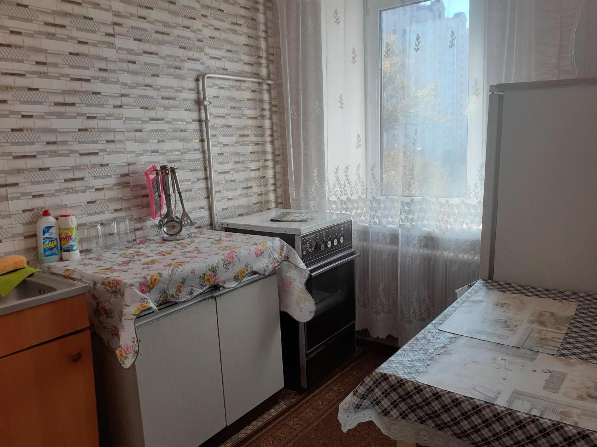 Квартира Возле Индустриального Моста, Нау เคียฟ ภายนอก รูปภาพ